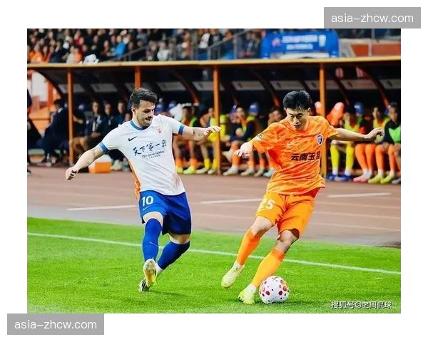 侯永永定位球助攻展现脚法 玉昆中场核心定位球威胁大